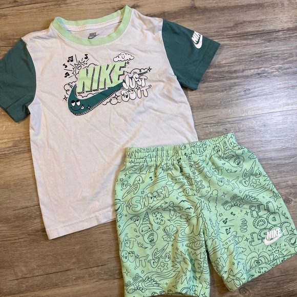 Nike Kids Outfit – T-Shirt & Shorts Set (Size 7) - Picture 2 of 15